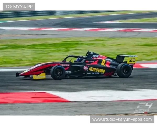 中国赛车手达成历史突破！首次登上国际领奖台